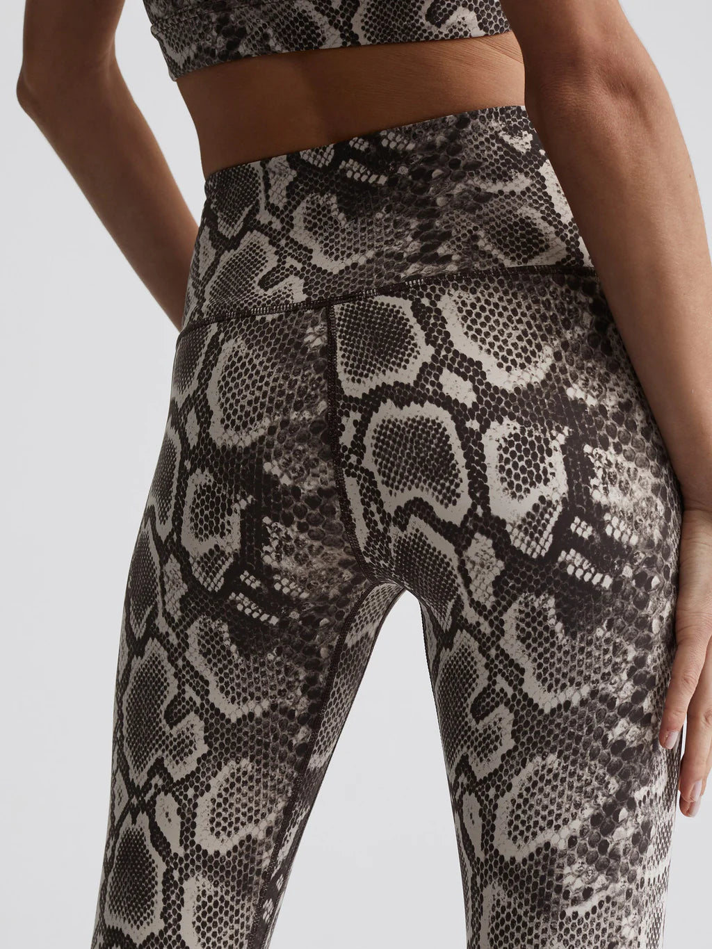 Snake-print leggings in grey - Varley